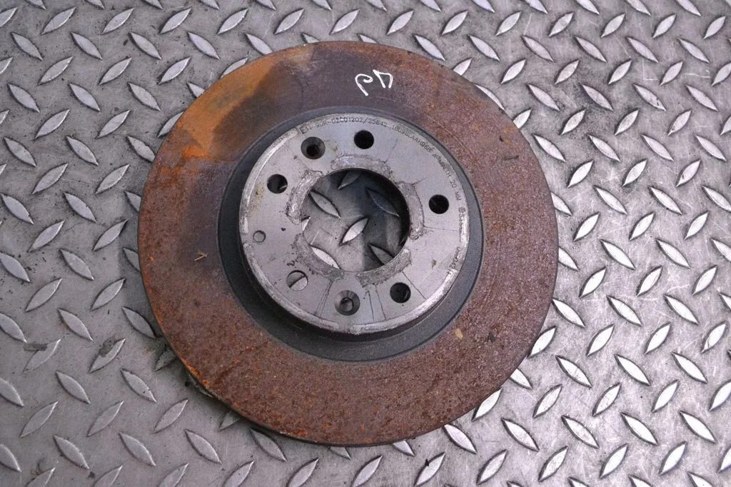 Front brake disc 09B04211