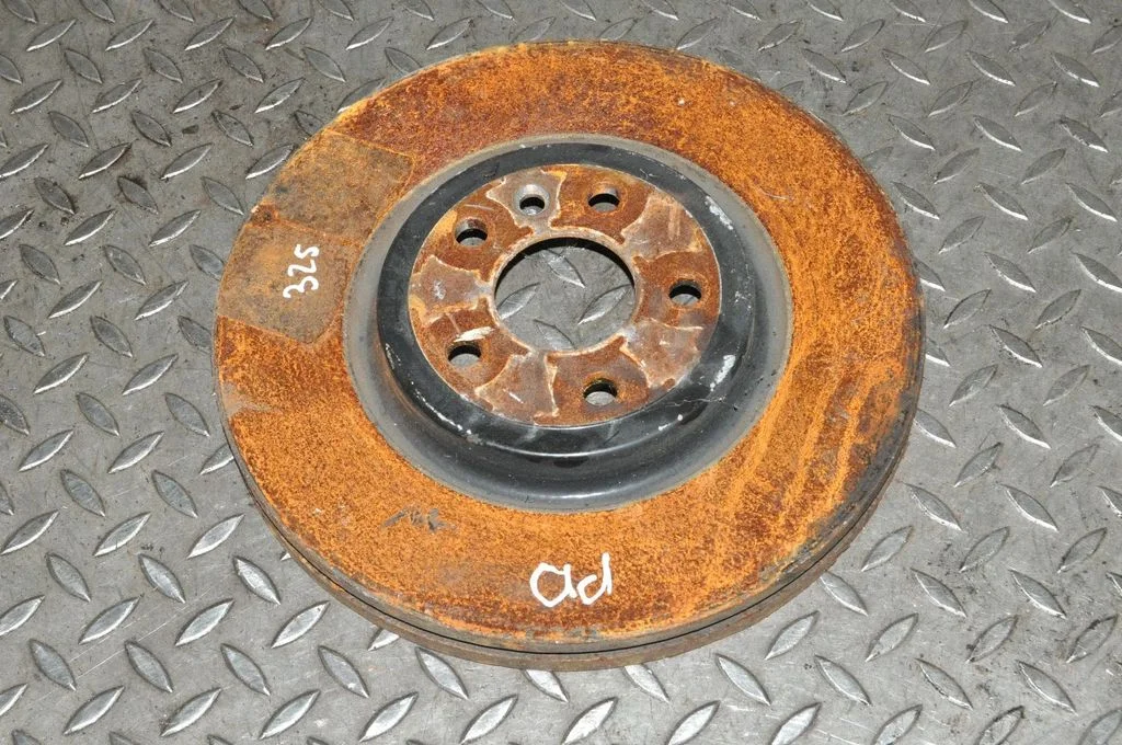 Priekšējais bremžu disks – labā