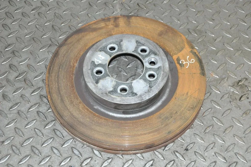 Priekšējais bremžu disks – labā