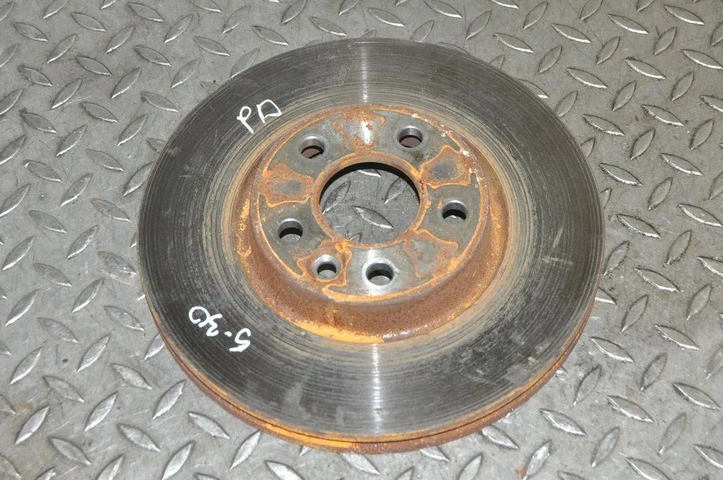 Front brake disc – right