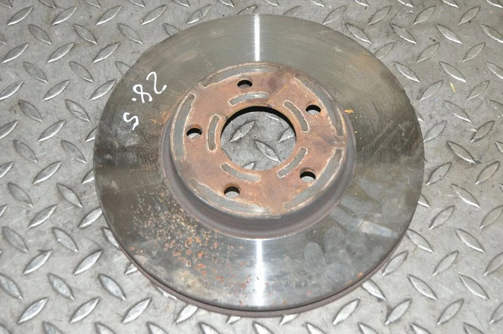 Front brake disc – left