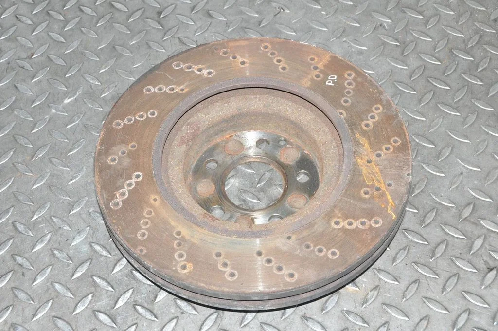 Priekšējais bremžu disks – labā