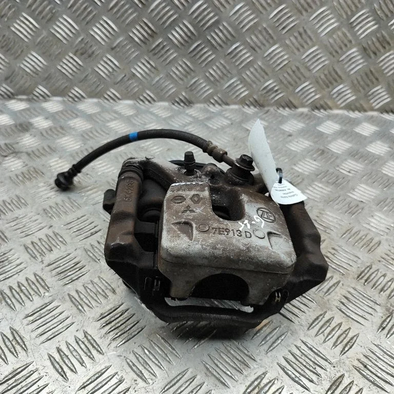 Zacisk hamulcowy tylny 440106RA0BT
