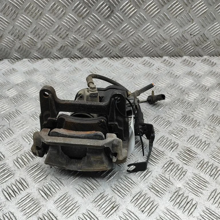 Aizmugurējais bremžu suports 80A615406A