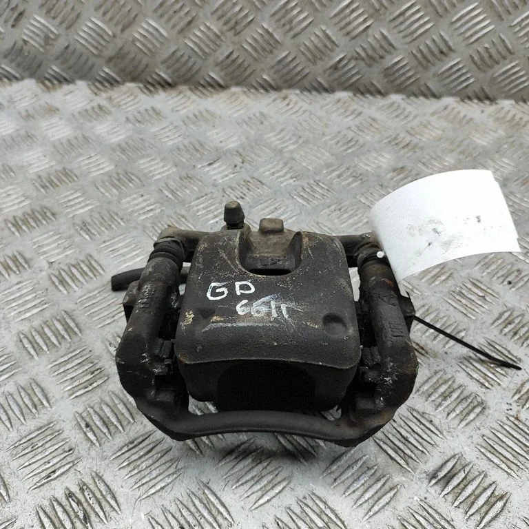 Aizmugurējais bremžu suports D41115XA0A