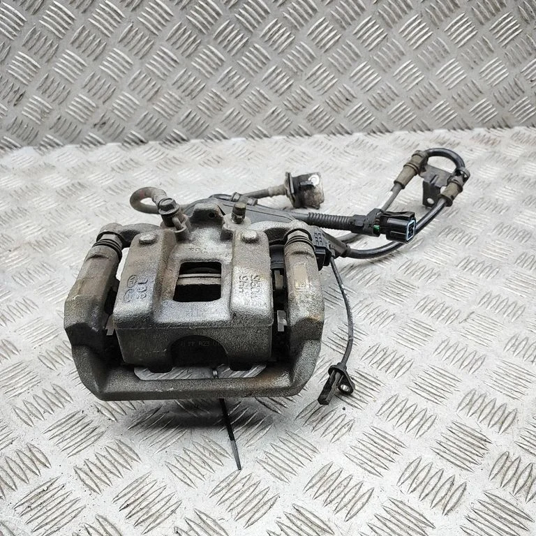 Rear brake caliper 58210KL600