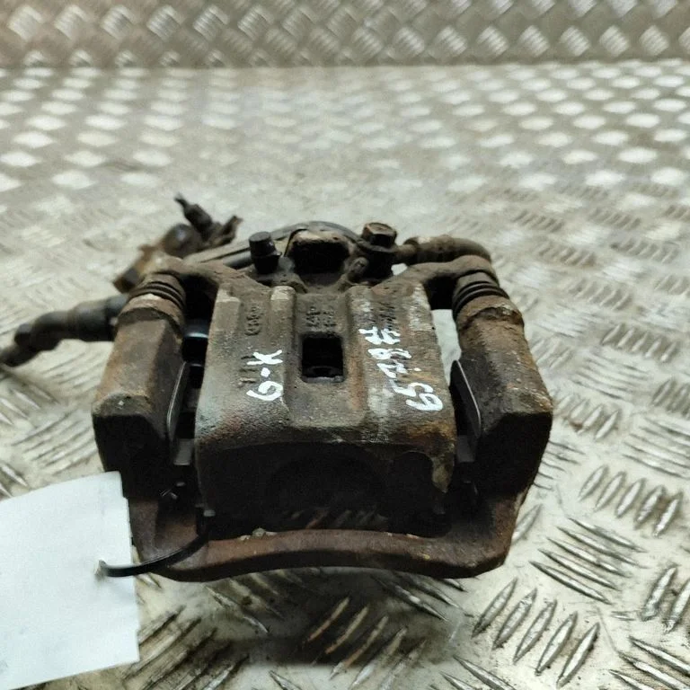 Aizmugurējais bremžu suports A558237700