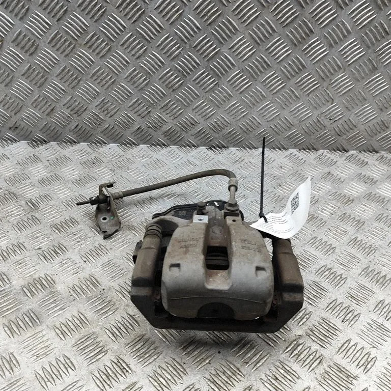 Rear brake caliper 118873100E