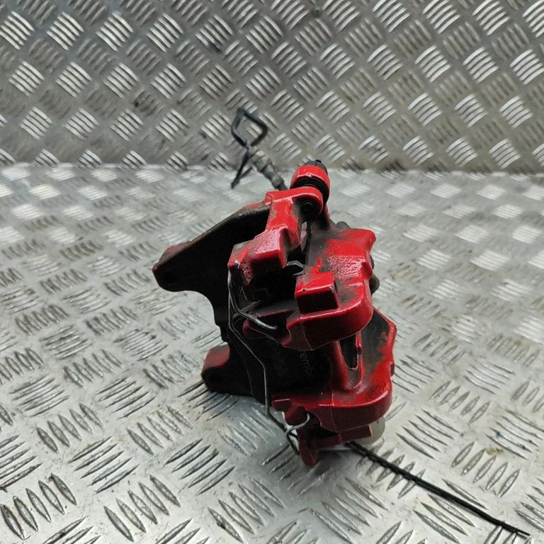 Aizmugurējais bremžu suports 8V0615405