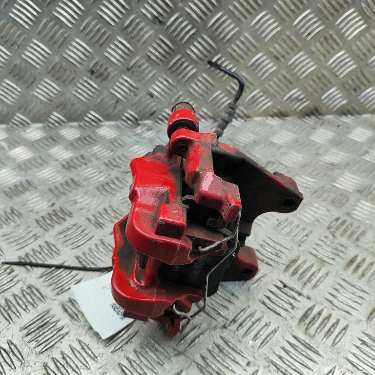 Aizmugurējais bremžu suports 8V0615406