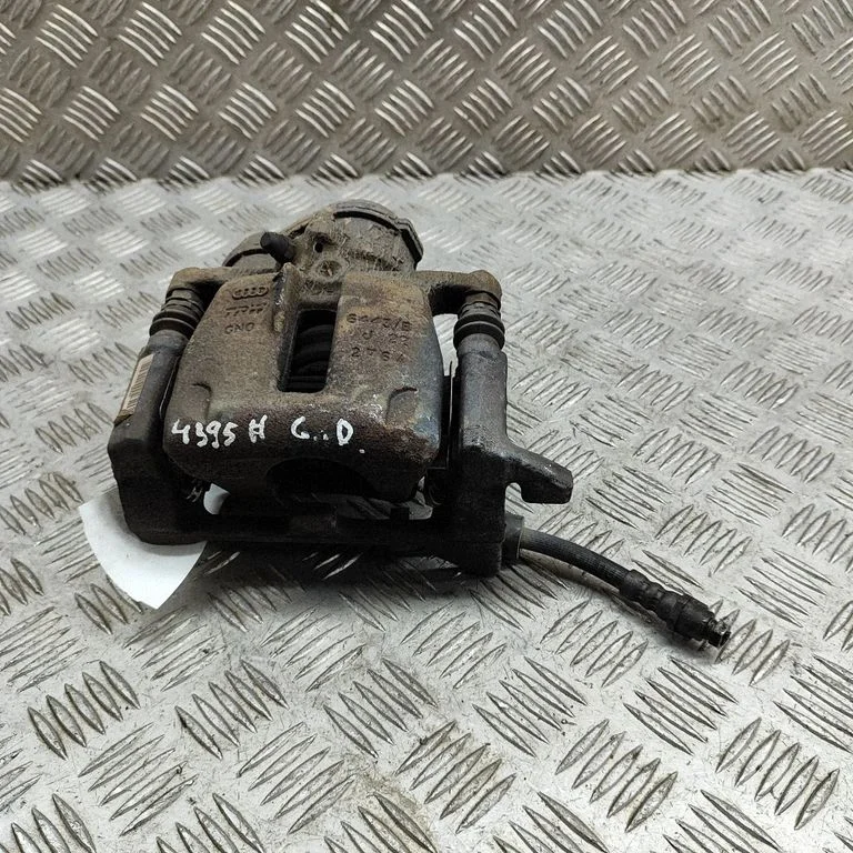 Tagumine pidurisadul 8K0615404E