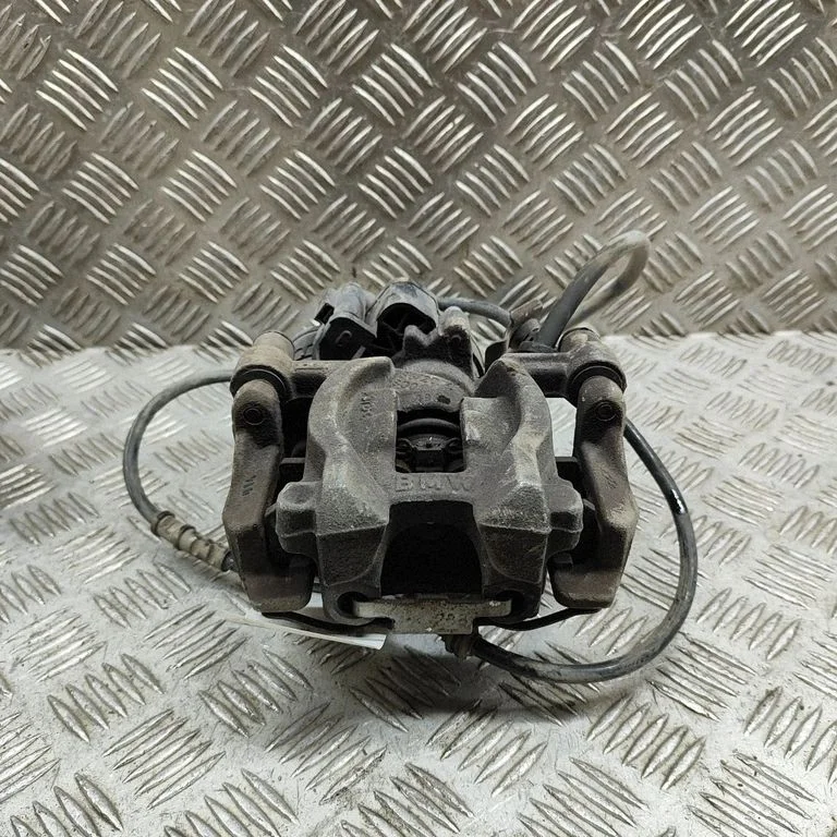 Tagumine pidurisadul 6883032