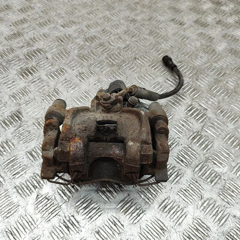 Tagumine pidurisadul 5Q0615405CK