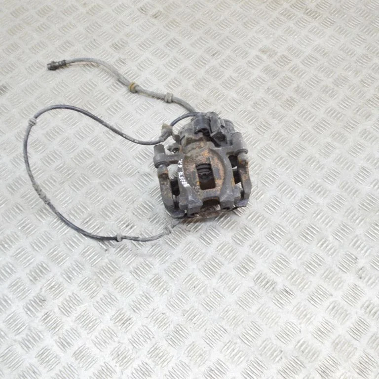 Tagumine pidurisadul 6883033