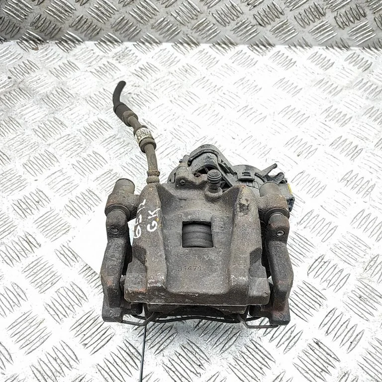 Aizmugurējais bremžu suports 31445755