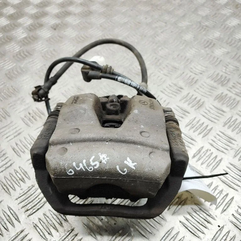 Aizmugurējais bremžu suports A0009061004