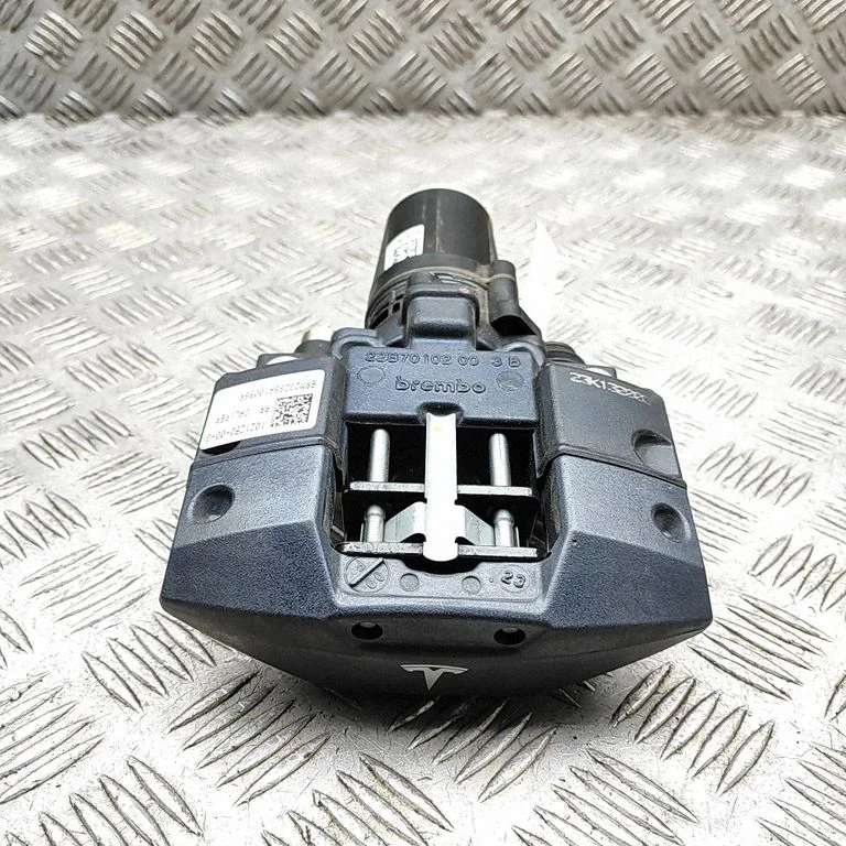 Tagumine pidurisadul – Tesla Model S (2012-)