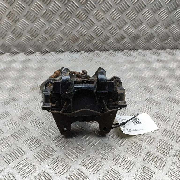 Aizmugurējais bremžu suports 8V0615424E