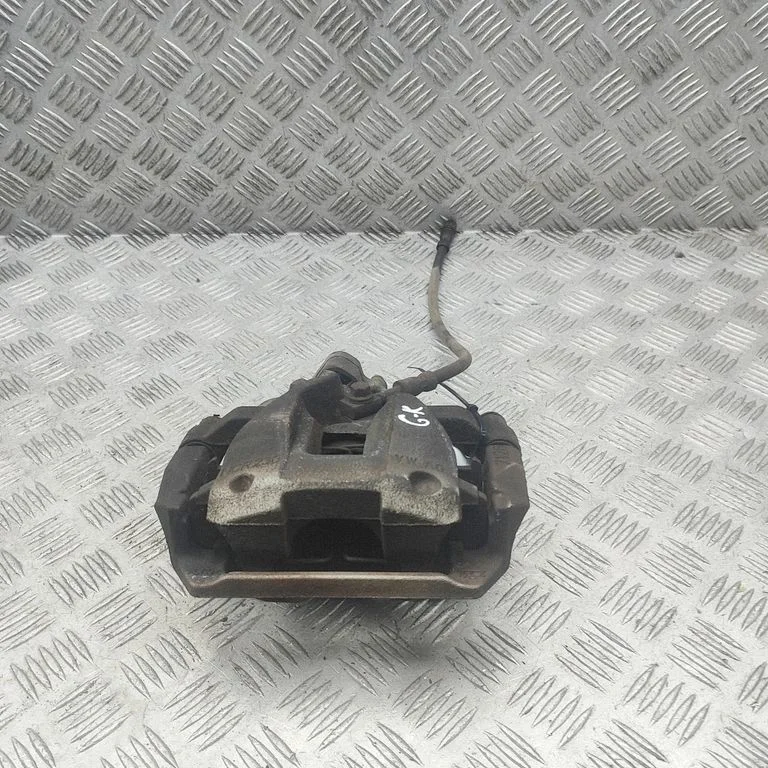 Tagumine pidurisadul 7T0615405E