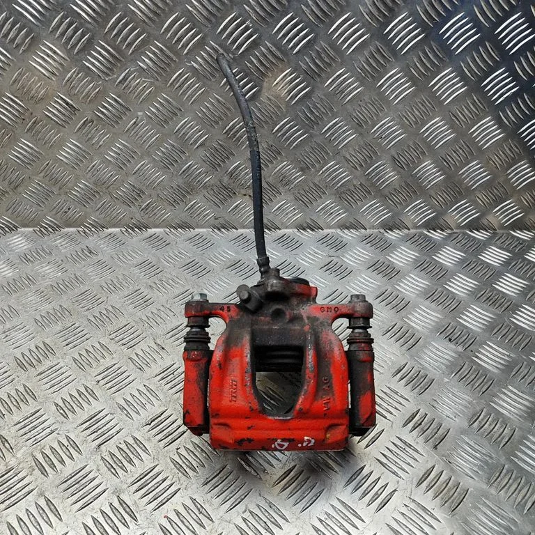 Aizmugurējais bremžu suports 8W0615404A