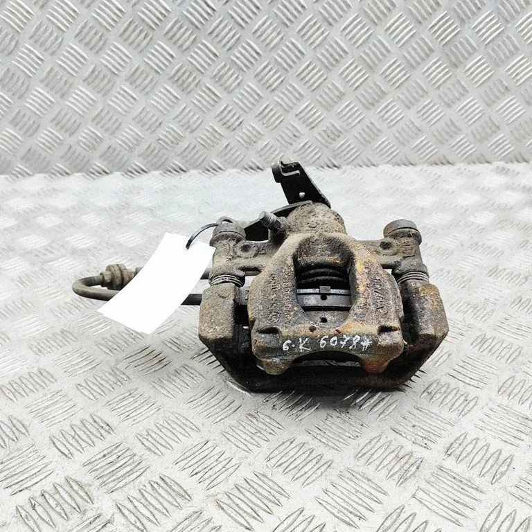 Rear brake caliper 4401100Q1D