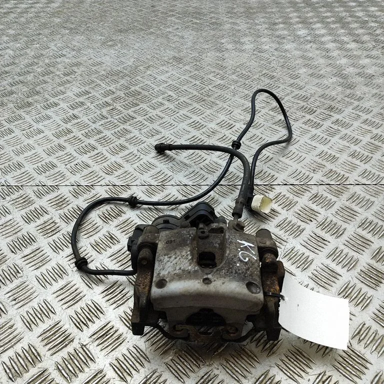 Aizmugurējais bremžu suports A2054231998