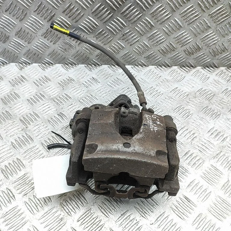 Aizmugurējais bremžu suports A2534230998