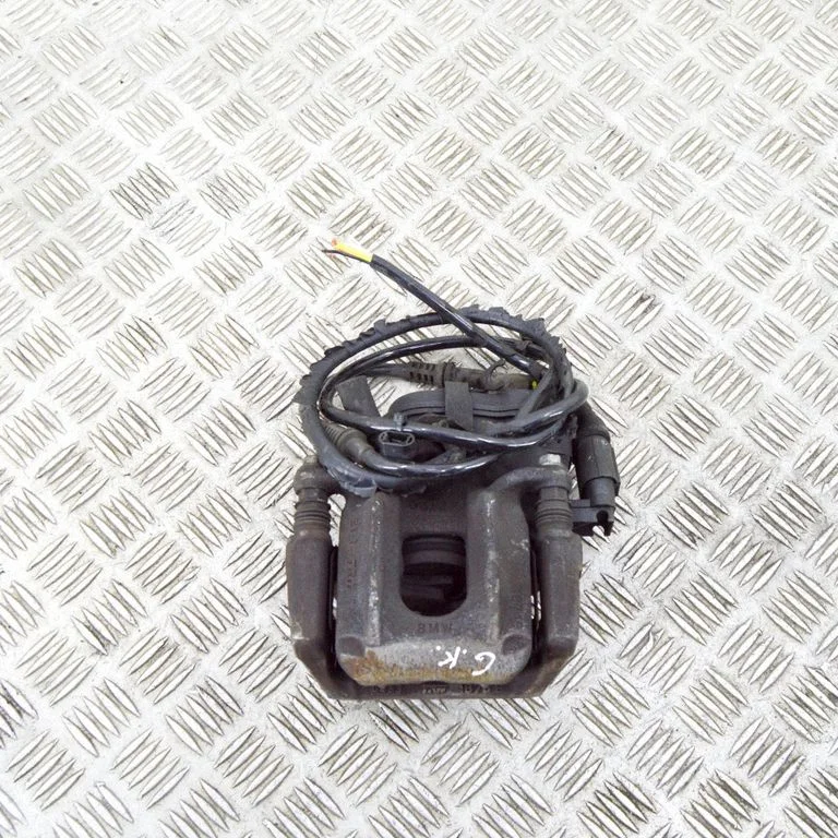 Aizmugurējais bremžu suports 32349660A