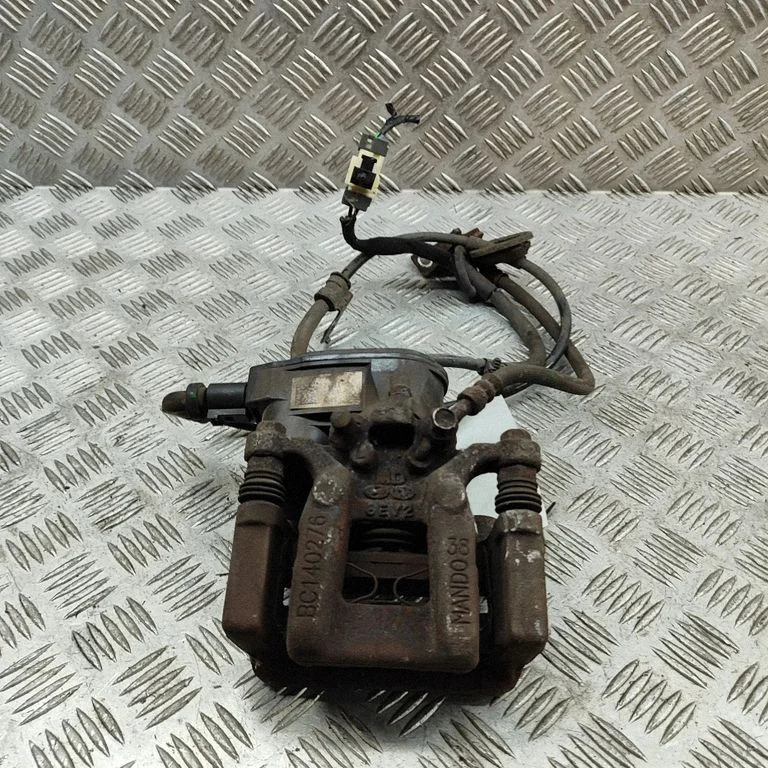 Rear brake caliper 58210D7710