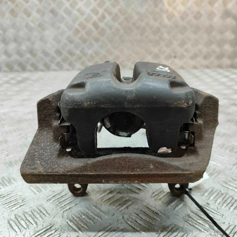 Aizmugurējais bremžu suports 3D0615107A