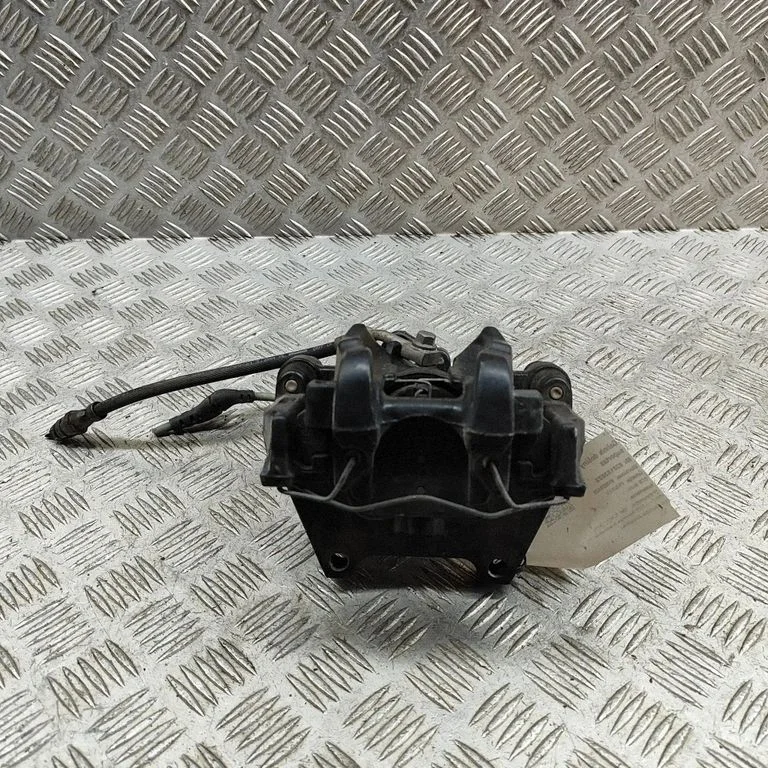 Aizmugurējais bremžu suports 5Q0615424G