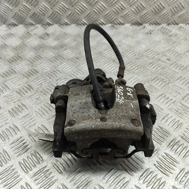 Tagumine pidurisadul A2054230381