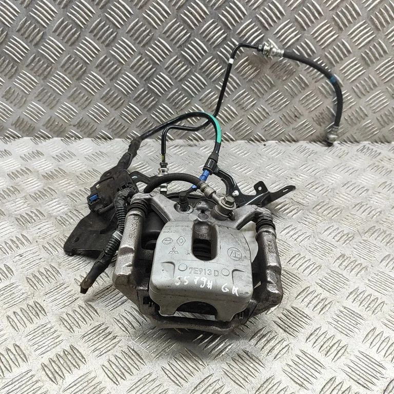 Rear brake caliper 440106UB0B