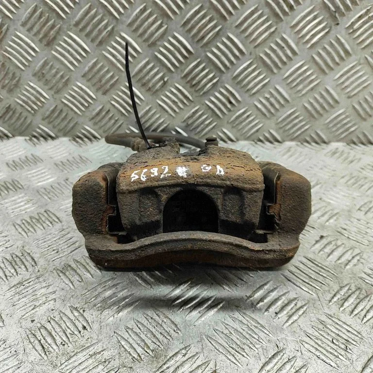 Rear brake caliper 582302P700
