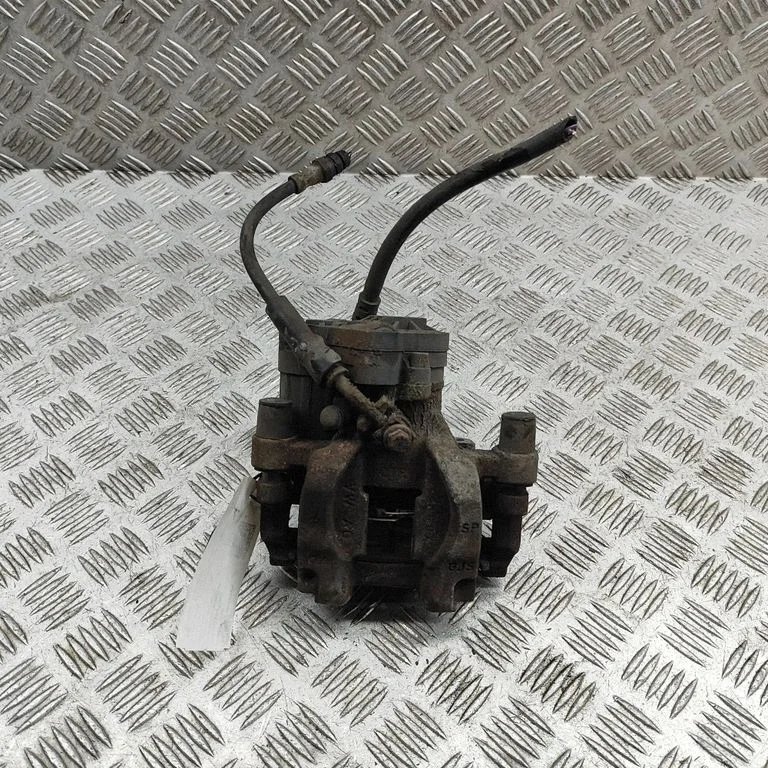 Tagumine pidurisadul 3Q0615423X