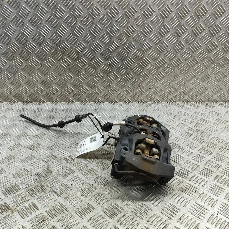 Aizmugurējais bremžu suports 4J3615404AM