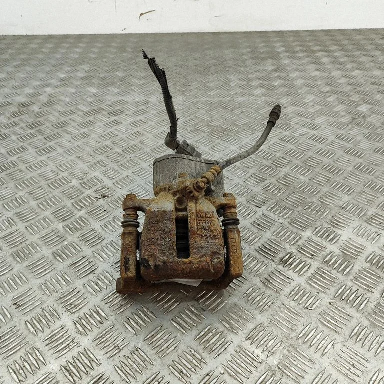 Tagumine pidurisadul 5N0615403