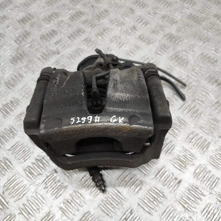 Tagumine pidurisadul 4M0615403A