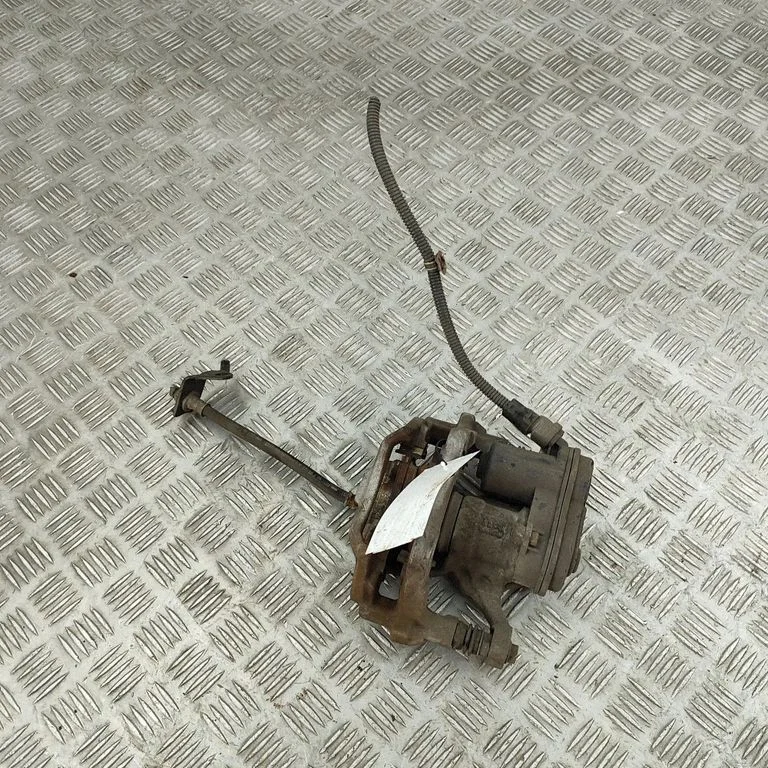 Rear brake caliper 46310F4011