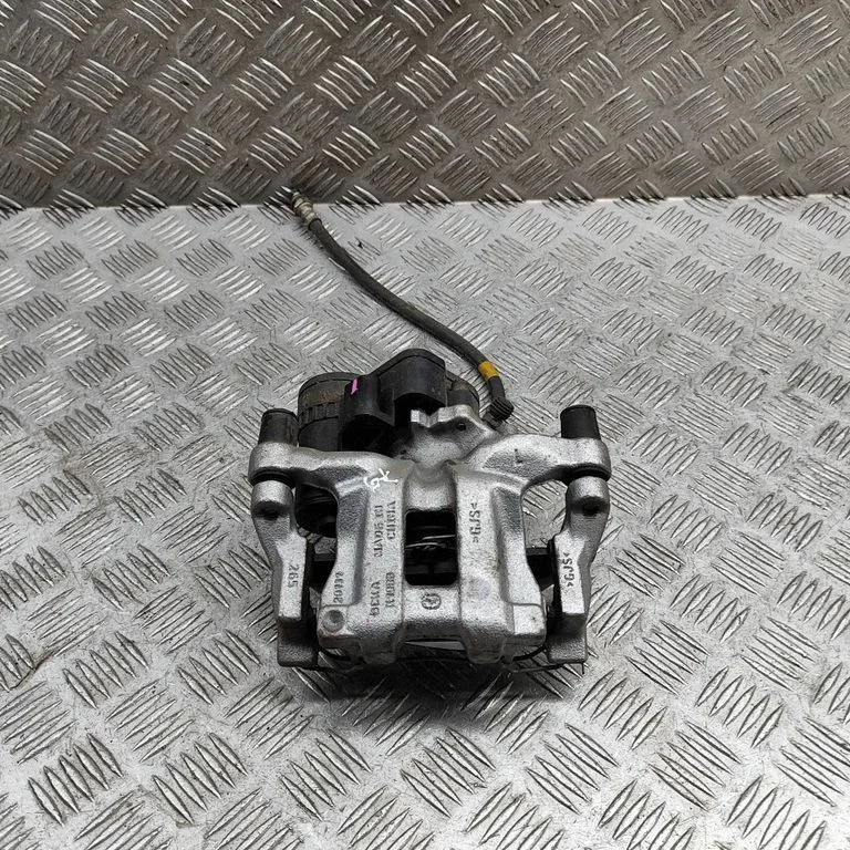 Tagumine pidurisadul BGYM2671X