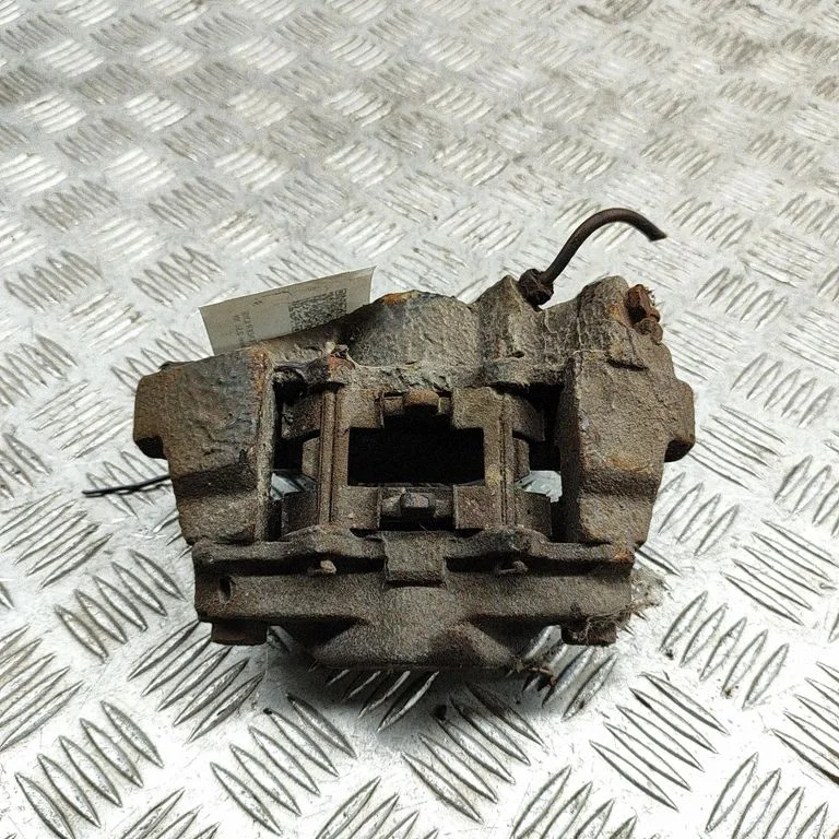 Tagumine pidurisadul LR005952