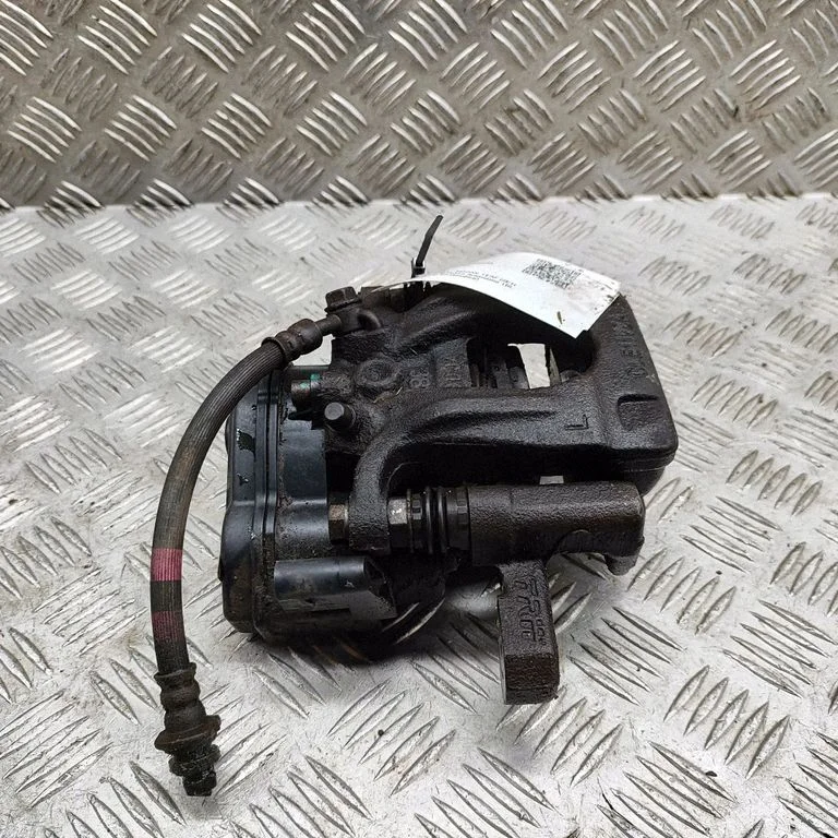 Aizmugurējais bremžu suports – Nissan Leaf II (ZE1) (2017-2025)