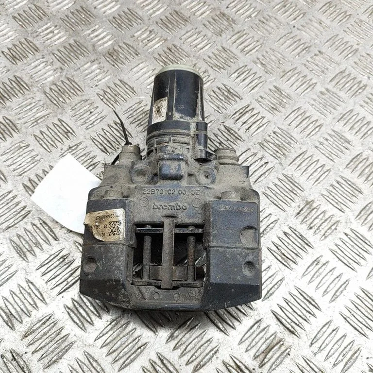 Rear brake caliper 102125000E