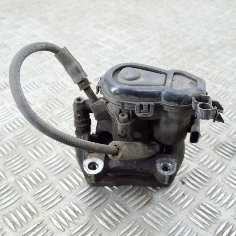 Aizmugurējais bremžu suports – Mercedes-Benz A klase W176 (2012-2018)
