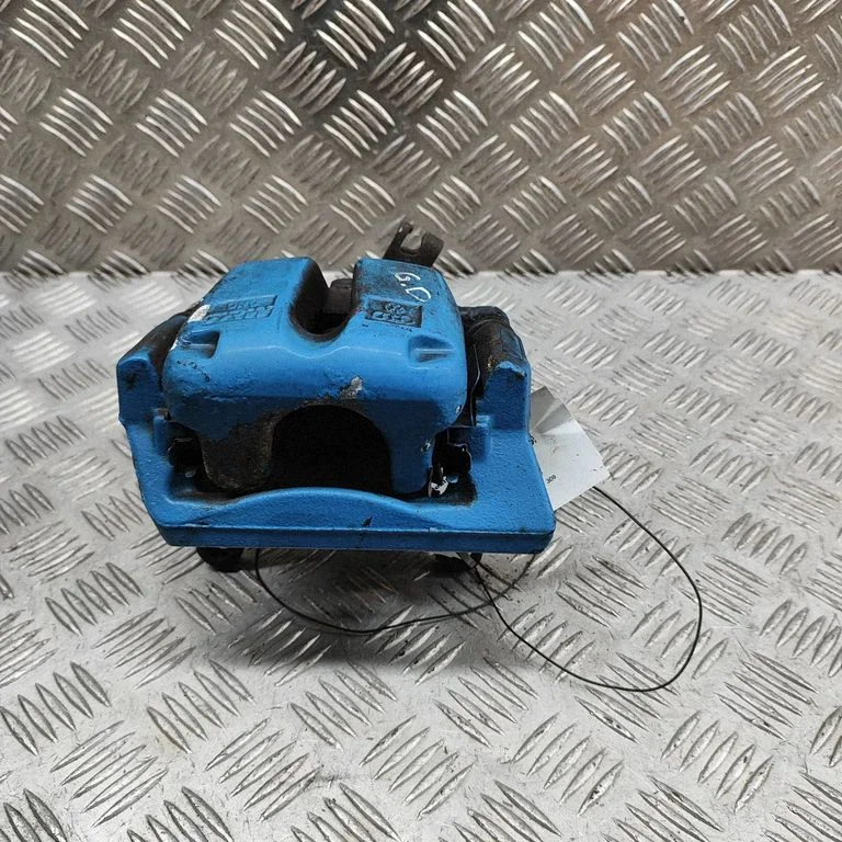 Aizmugurējais bremžu suports 3D0615424A