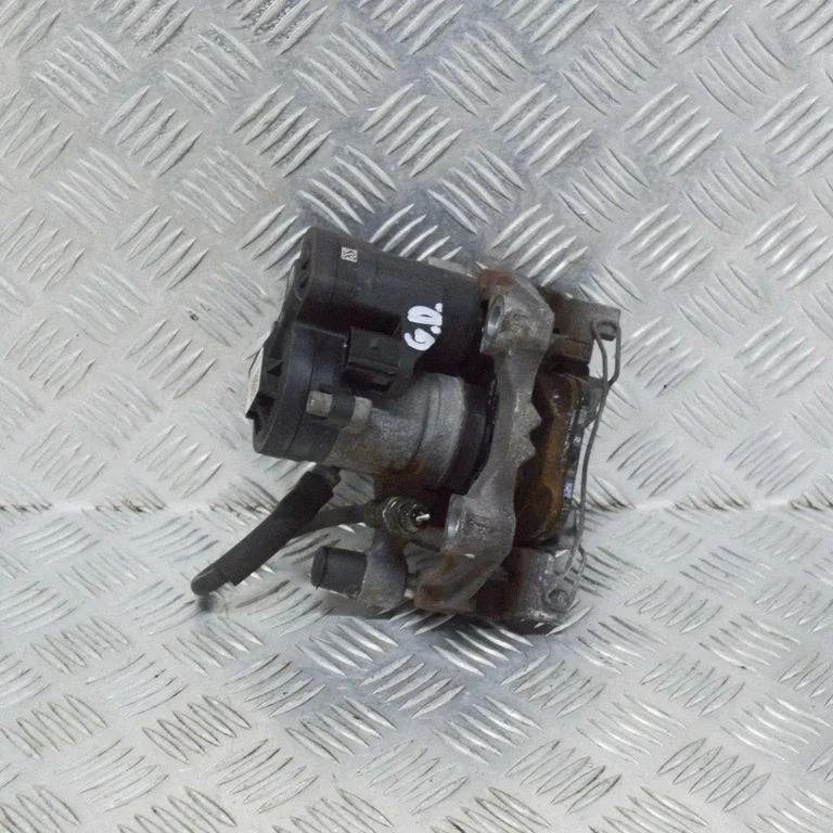 Aizmugurējais bremžu suports 02A04631391