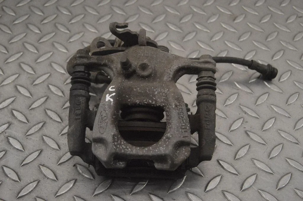 Tagumine pidurisadul – vasak