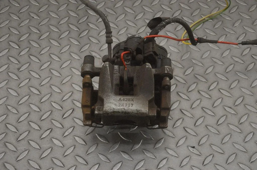 Tagumine pidurisadul J9D32K327AB