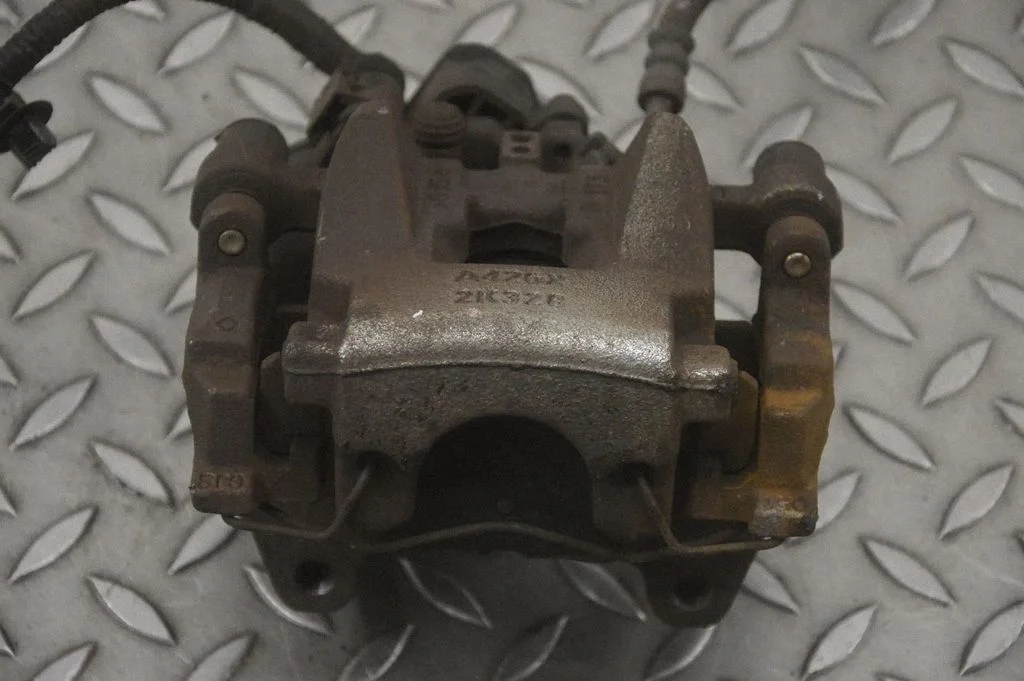 Tagumine pidurisadul J9D32K328AB