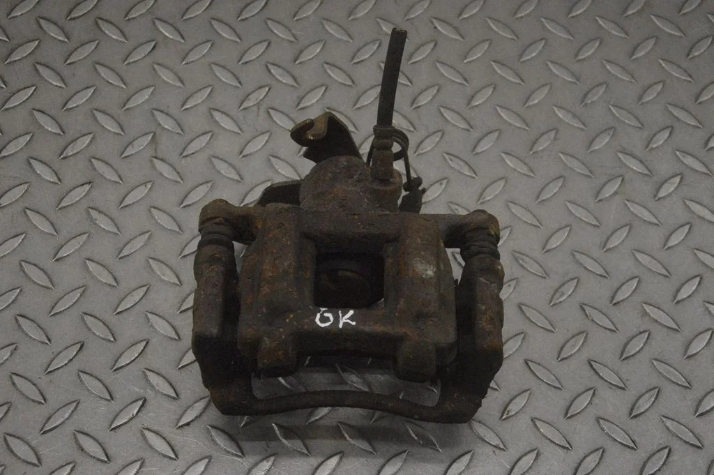 Tagumine pidurisadul – vasak
